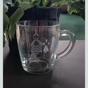 Mug Mam bretonne et motifs bretons gravés par sablage à Saint-Brieuc