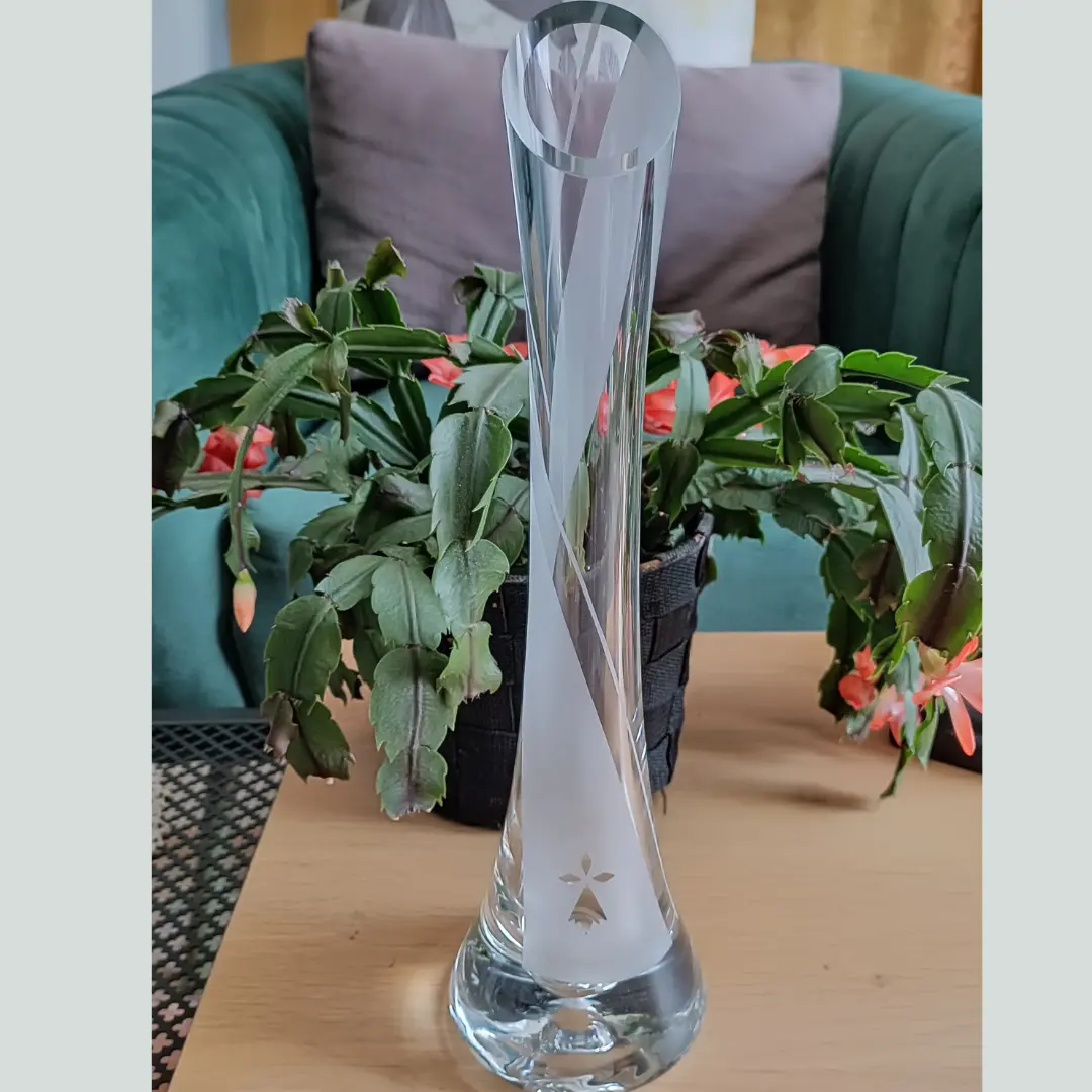 Idées cadeau breton - Vase soliflore hermine et bande fine gravée par sablage à Saint-Brieuc