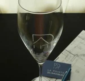Gravure sur verre professionnel Logo personnalisé sur flûte à champagne Algan de Lux