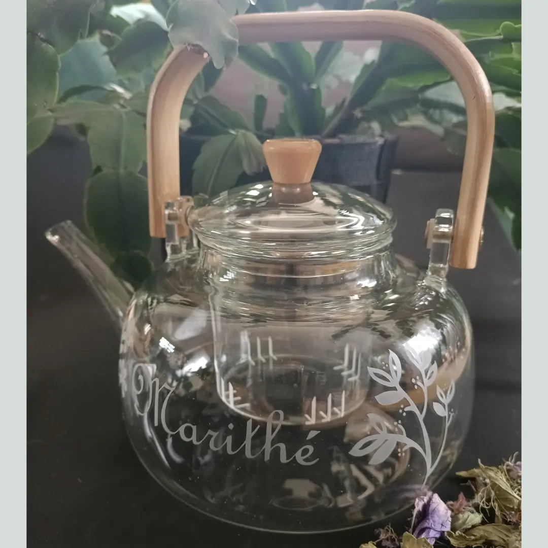 Théière en verre personnalisée gravée avec un prénom